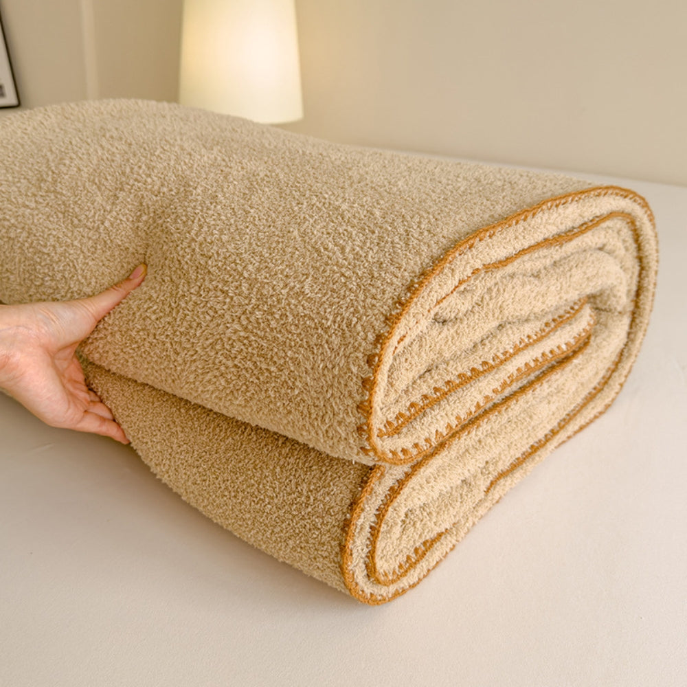 Lisslune | Veluvia Bouclé Plush Winter Blanket