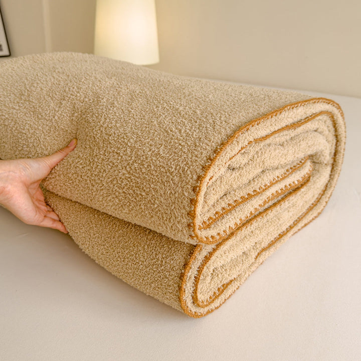 Lisslune | Veluvia Bouclé Plush Winter Blanket
