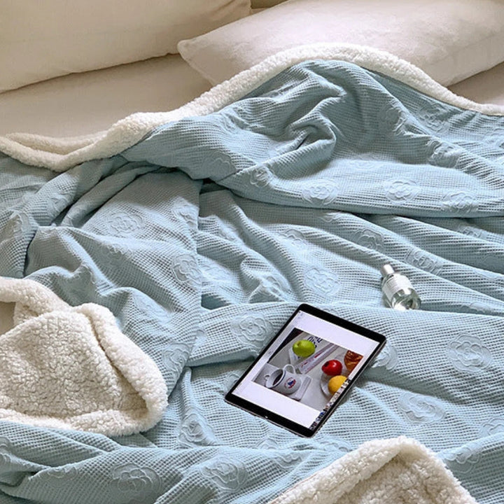 Lisslune | Solène Floral Embossed Sherpa Blanket