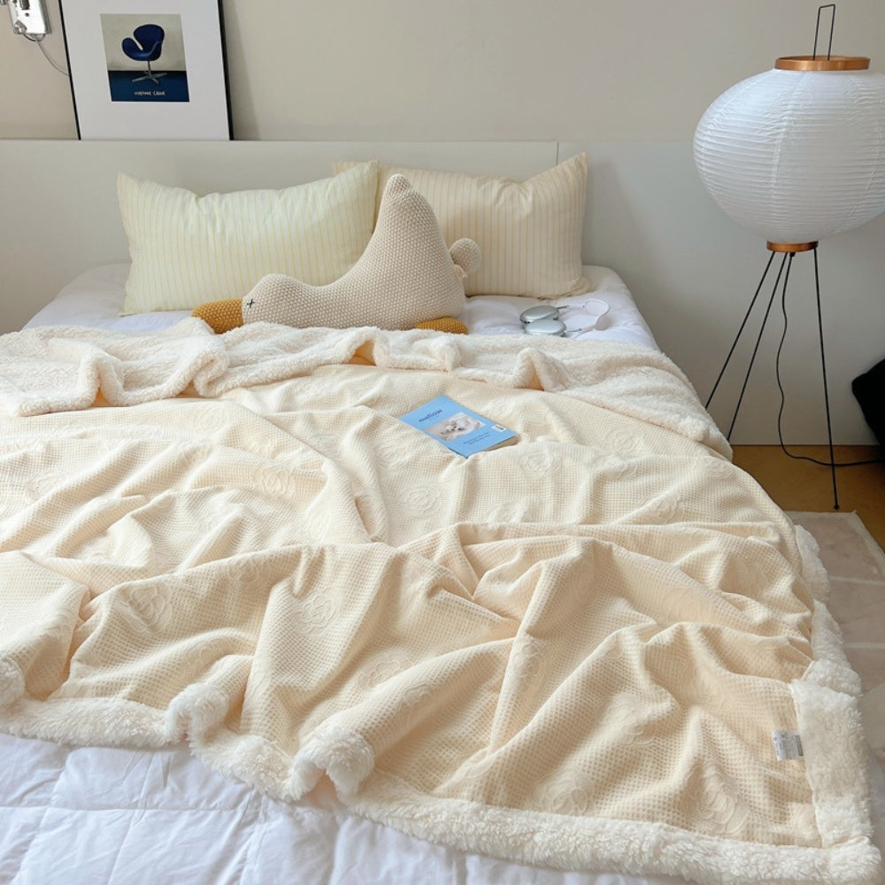 Lisslune | Solène Floral Embossed Sherpa Blanket