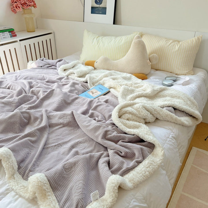 Lisslune | Solène Floral Embossed Sherpa Blanket