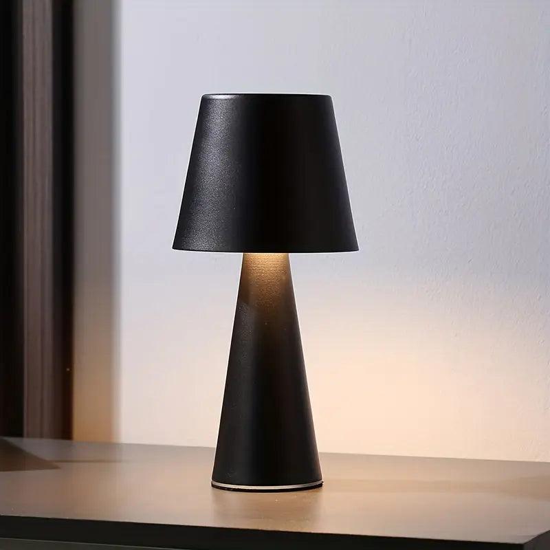 Lisslune | Table lamp - Lighting - black - Add refined style and leave a lasting impression