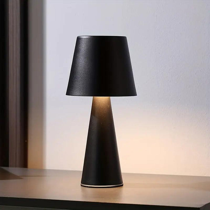 Lisslune | Table lamp - Lighting - black - Add refined style and leave a lasting impression