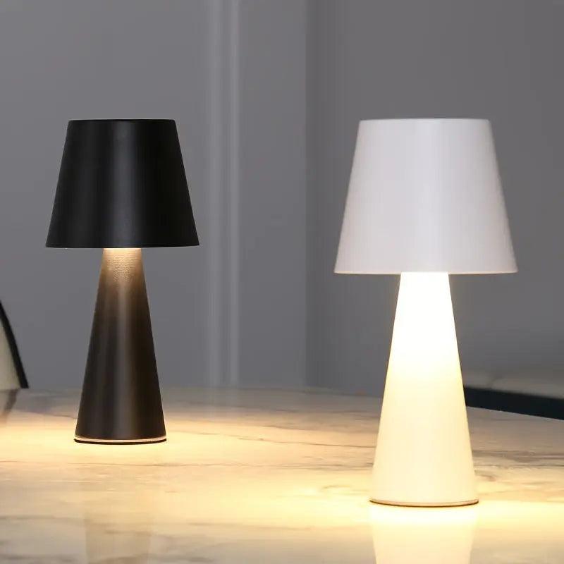 Lisslune | Table lamp - Lighting - black - Add refined style and leave a lasting impression
