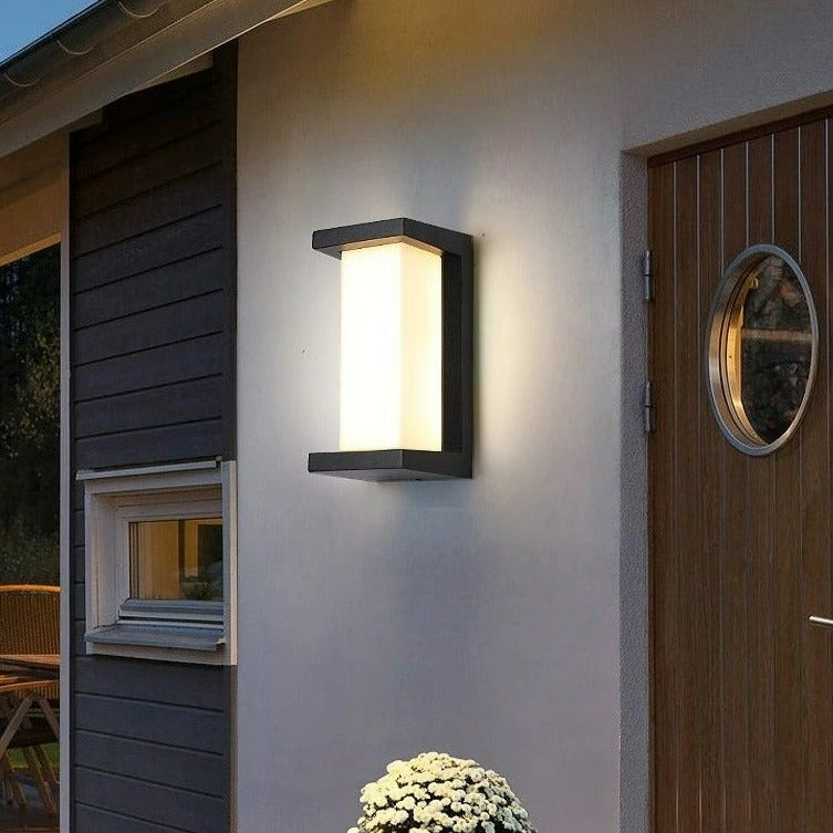 Lisslune | Vertical LED Outdoor Light