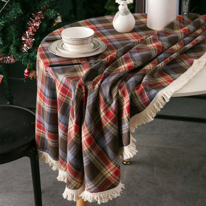 Lisslune | Vintage Holiday Plaid Round Tablecloth