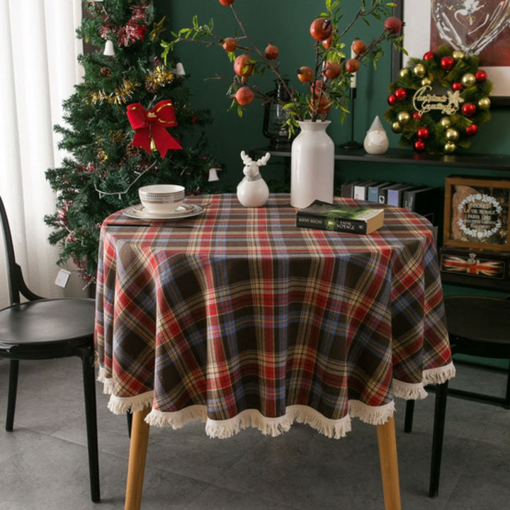 Lisslune | Vintage Holiday Plaid Round Tablecloth