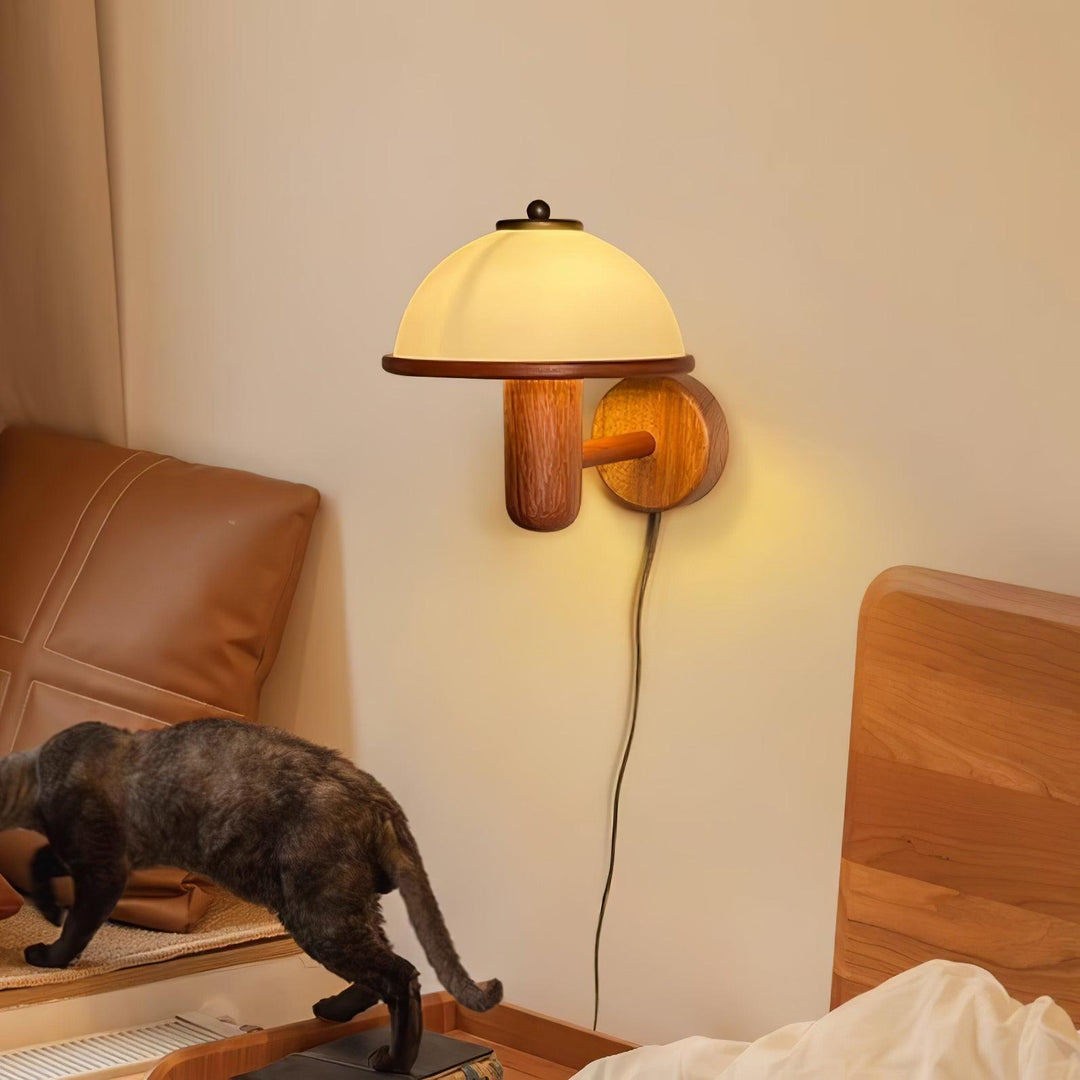 Lisslune | Nordlys Nature Wall Light – Mushroom-shaped Wood-look Decor