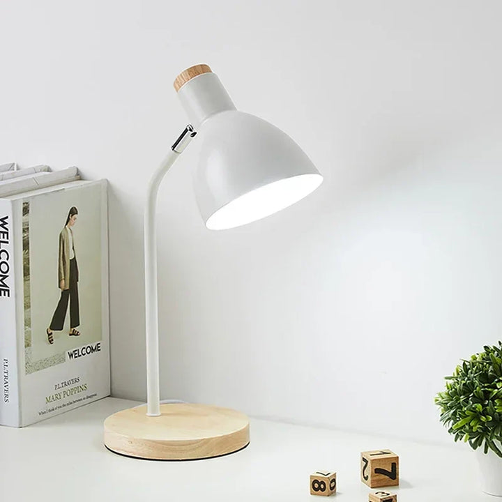 Lisslune | Wooden desk lamp – Creative Scandinavian desk lamp made of wood and metal
