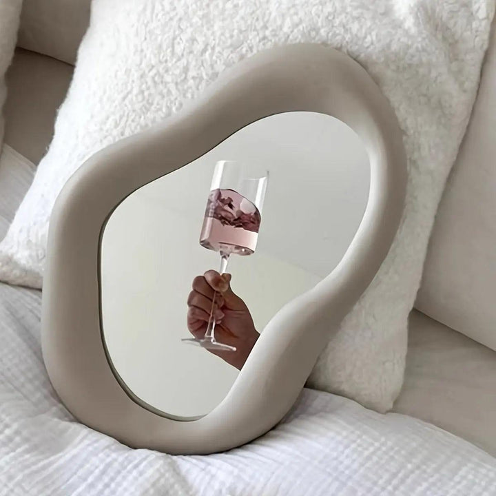 Lisslune | ReflectaCharm - Timeless Vintage Mirror