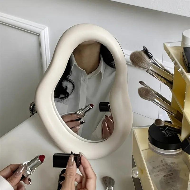 Lisslune | ReflectaCharm - Timeless Vintage Mirror