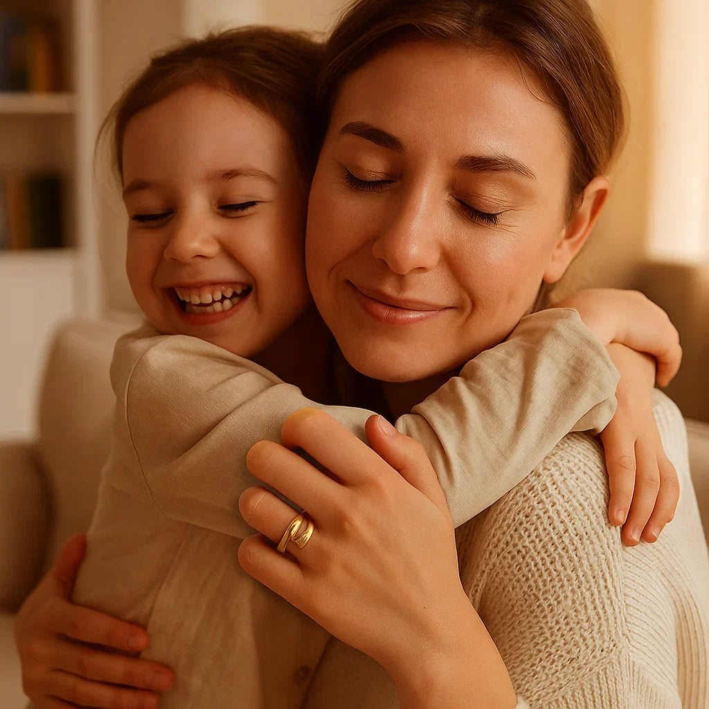 Lisslune | Embrace Ring - Always Close and Connected