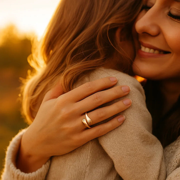 Lisslune | Embrace Ring - Always Close and Connected