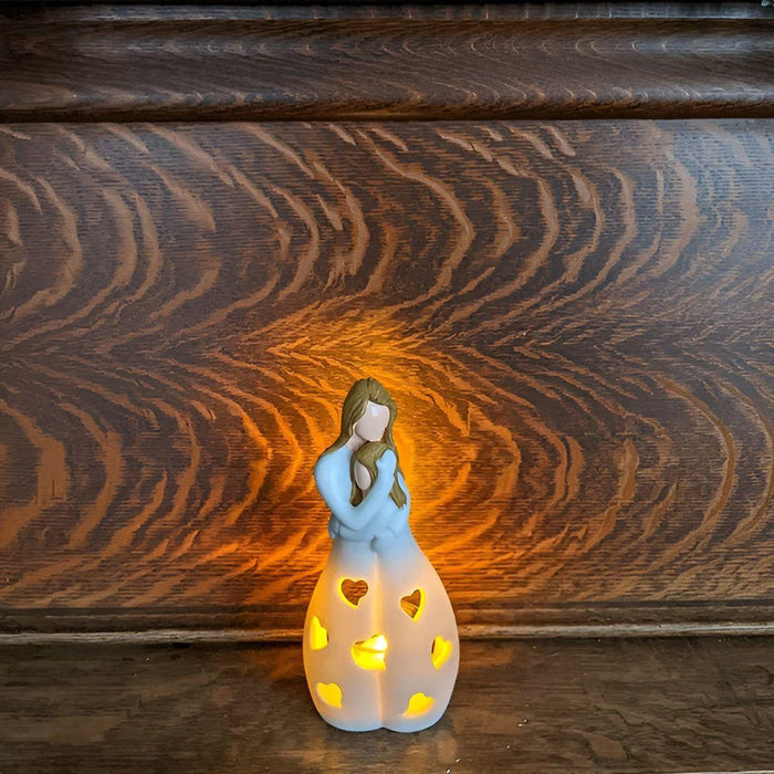Lisslune | Charming Mother-Daughter Figure with Flickering Candleholder
