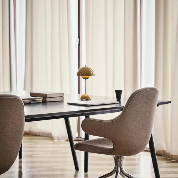 Lisslune | Stylish Auroraglo LED table lamp for the living room