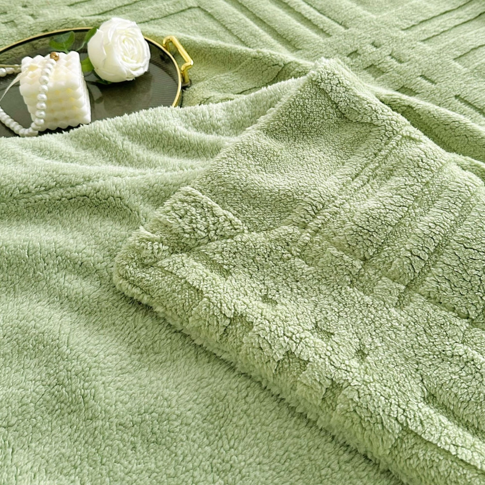 Lisslune | Plaid Embossed Grid Pattern Winter Blanket