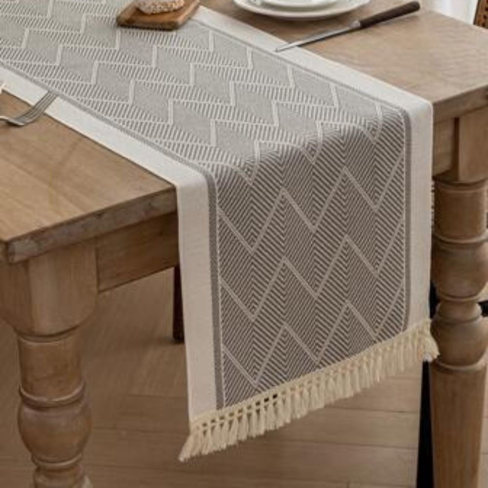 Lisslune | Zigzag Loom Table Runner