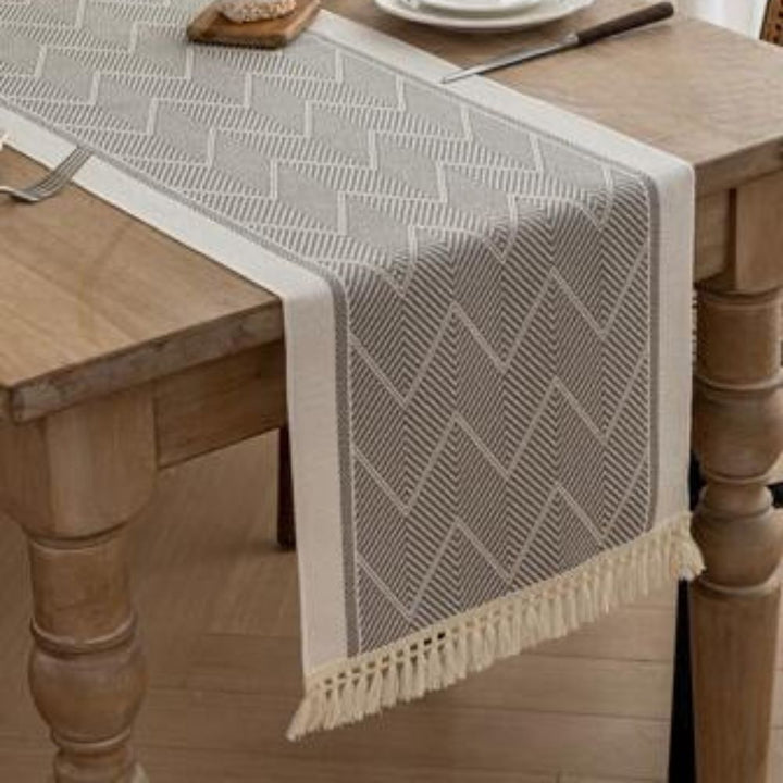 Lisslune | Zigzag Loom Table Runner