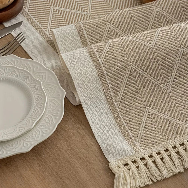Lisslune | Zigzag Loom Table Runner