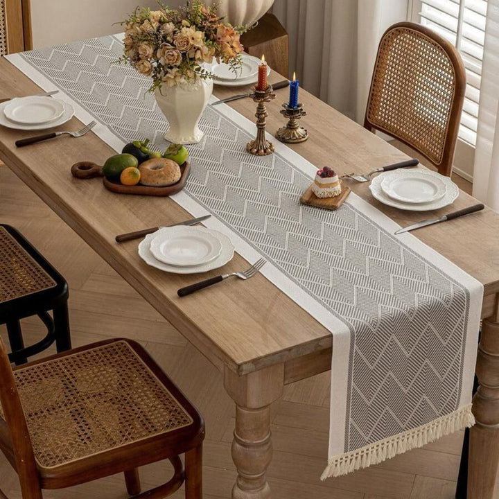 Lisslune | Zigzag Loom Table Runner
