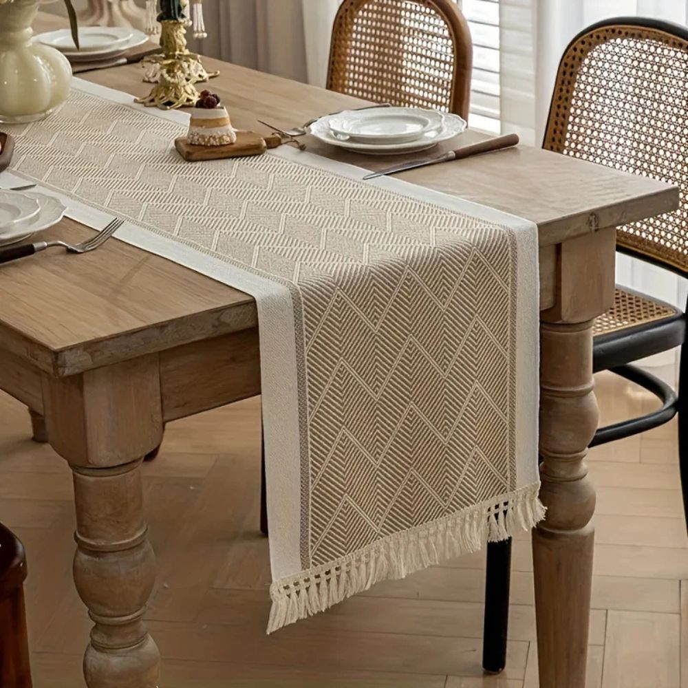 Lisslune | Zigzag Loom Table Runner