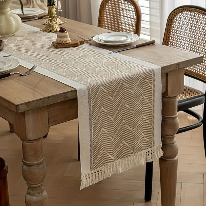 Lisslune | Zigzag Loom Table Runner