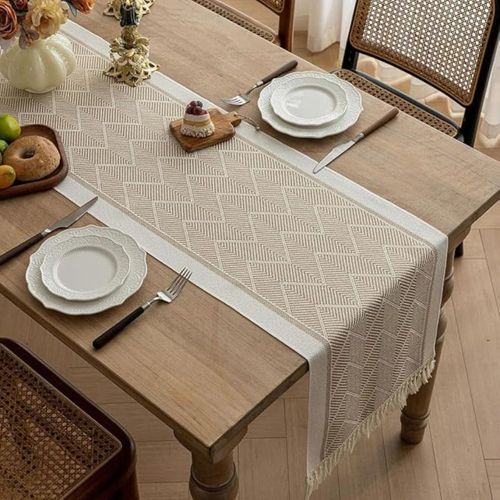 Lisslune | Zigzag Loom Table Runner