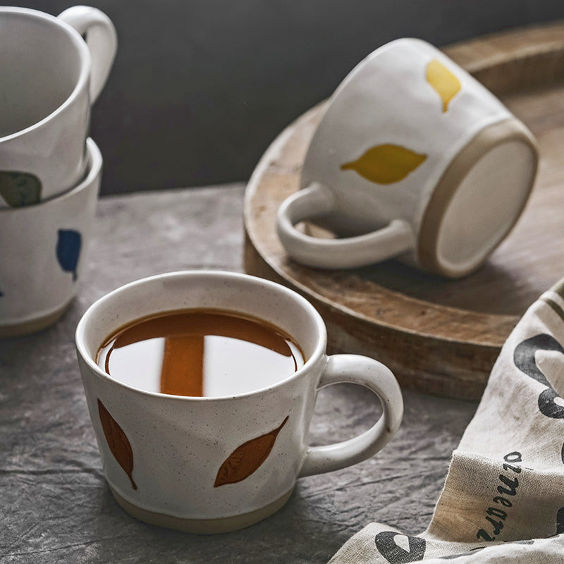 Lisslune | Mug with hand-painted leaves