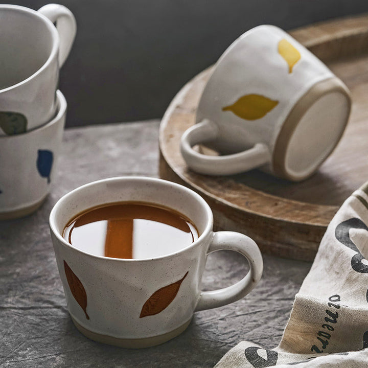 Lisslune | Mug with hand-painted leaves