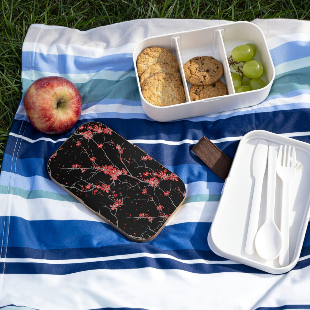 Lisslune | Personalized environmentally conscious Bento lunch box with elegant wooden lid and organizers