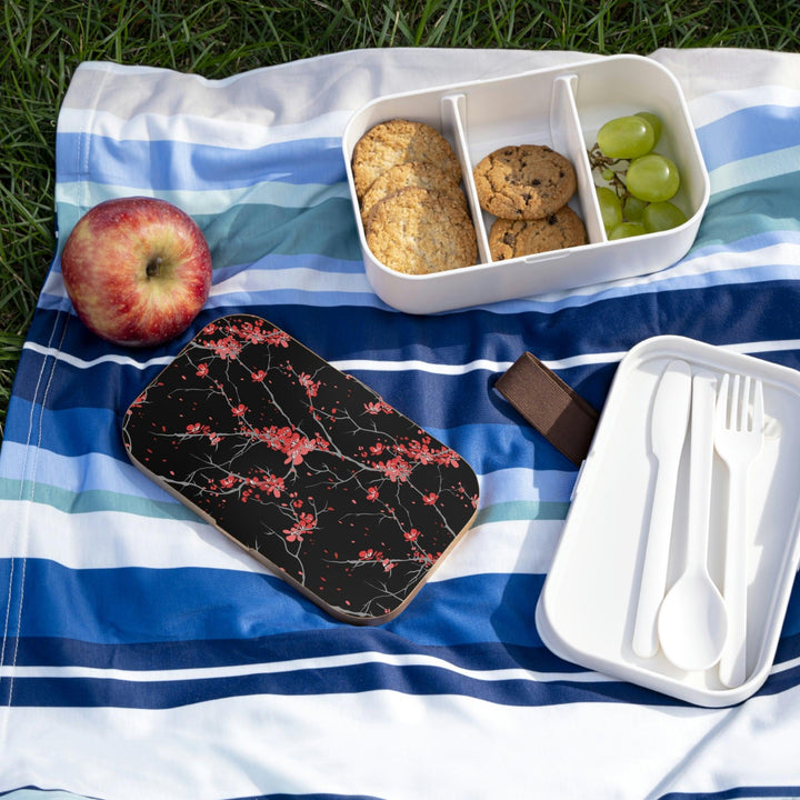 Lisslune | Personalized environmentally conscious Bento lunch box with elegant wooden lid and organizers