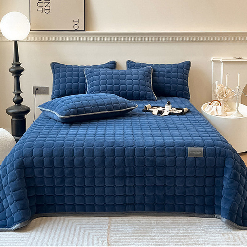 Lisslune | Modern Soft Throw Blanket with Square Texture – Stylish Fluffy Bed & Sofa Cover