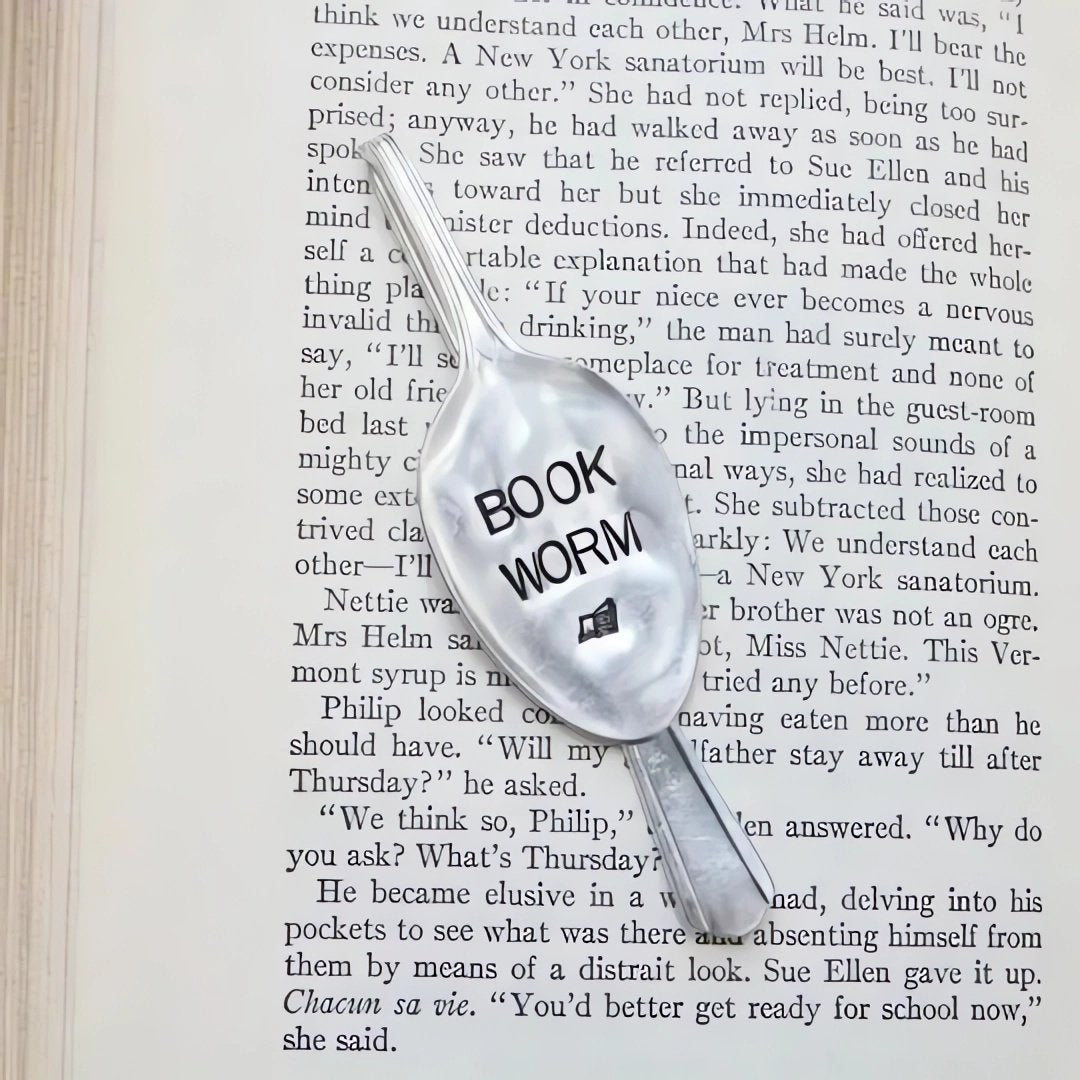 Lisslune | Funny Spoon Bookmark -the perfect gift for a bookworm