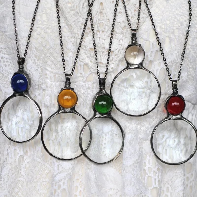 Lisslune | Necklace with magnifying pendant