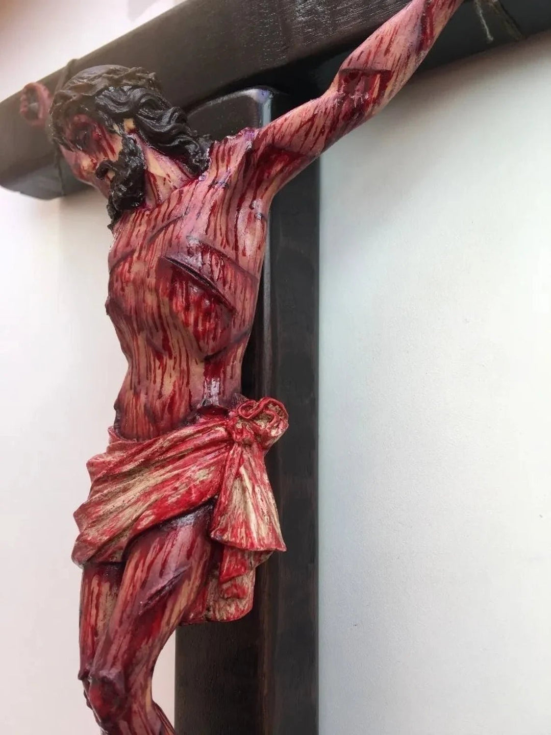 Lisslune | Handmade - Realistic Cross of Christ