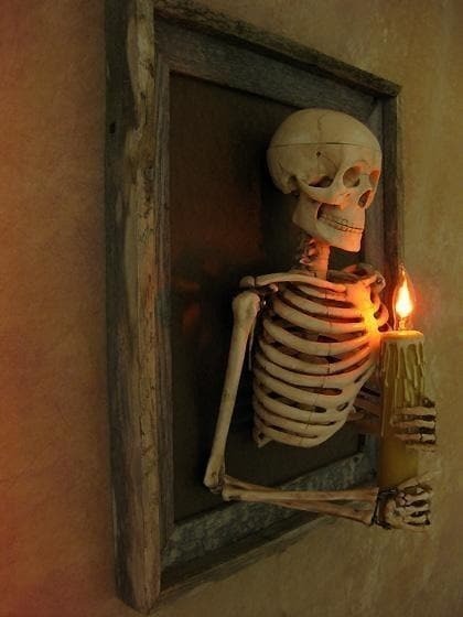 Lisslune | Haunted house skull halloween decoration