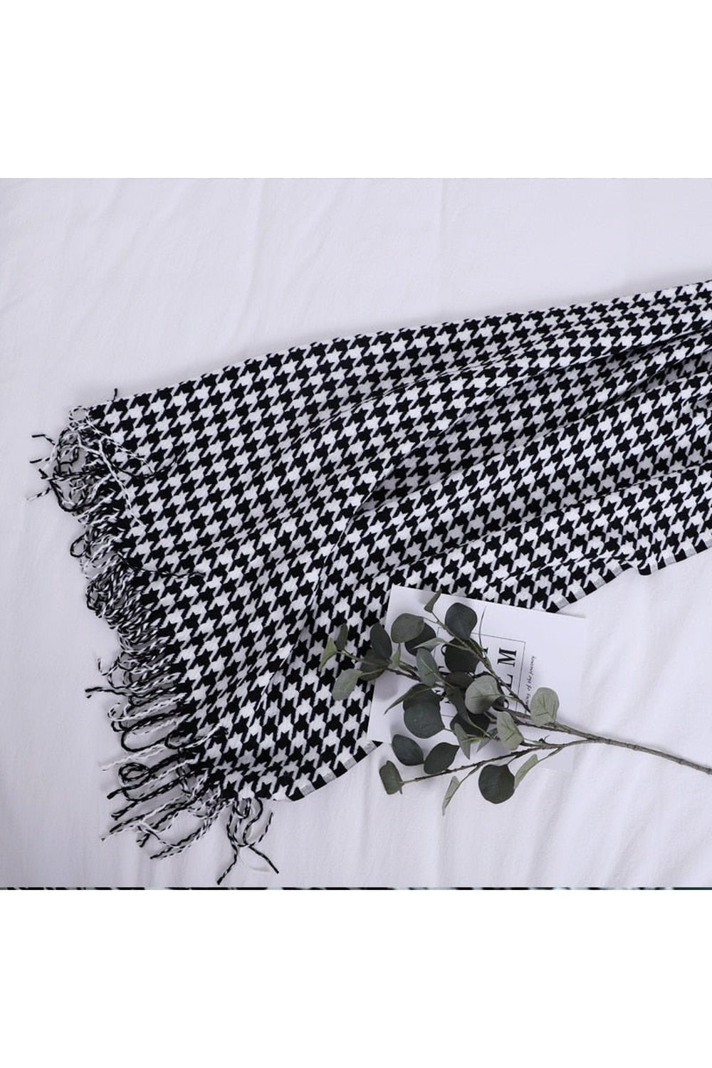 Lisslune | Black White Blanket