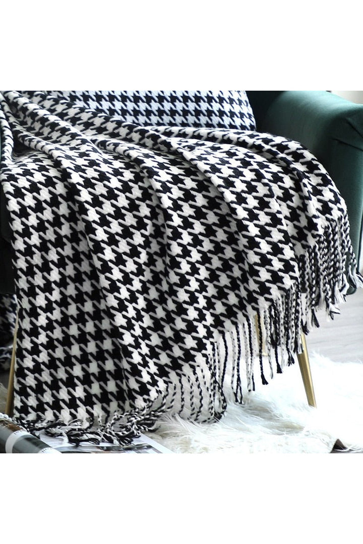 Lisslune | Black White Blanket