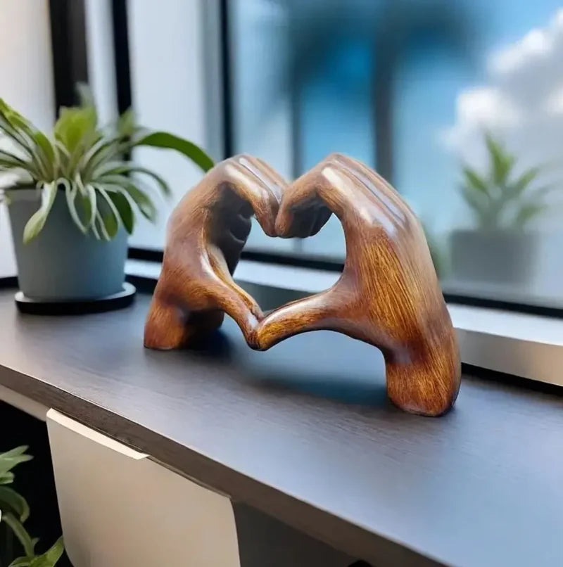 Lisslune | HeartGlow Decorative Heart Figure – Elegant Design with Polished Surface