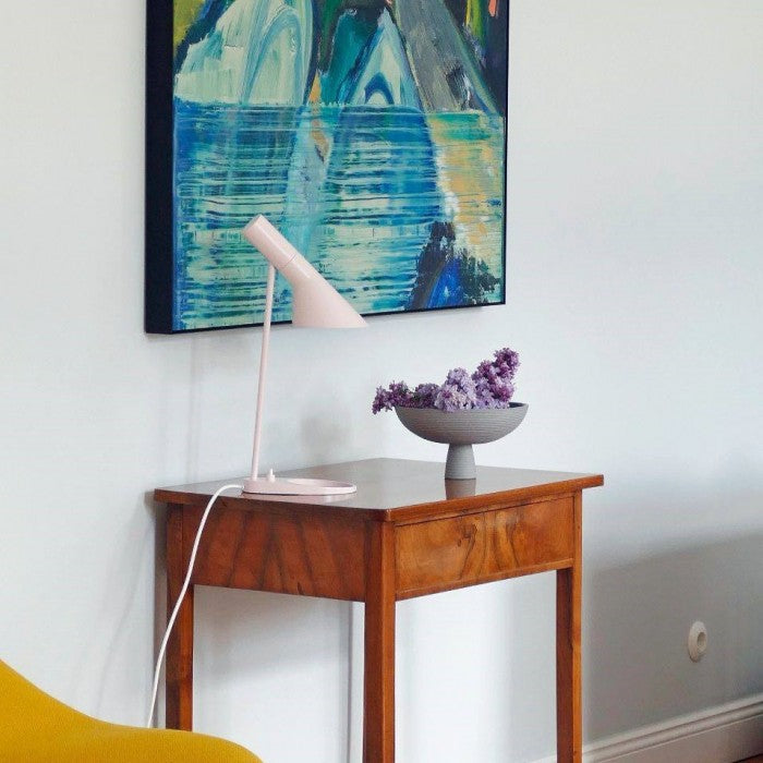 Lisslune | EchoLume - slim and customizable table lamp