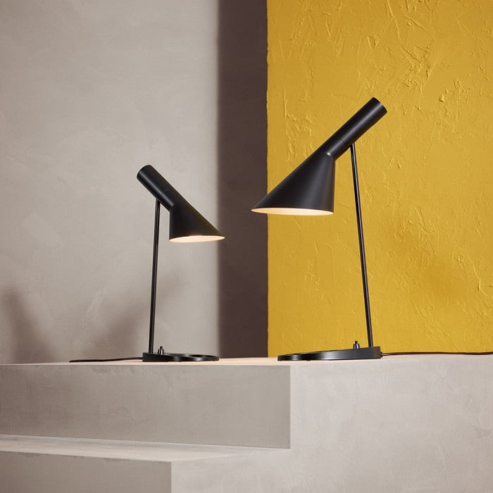 Lisslune | EchoLume - slim and customizable table lamp