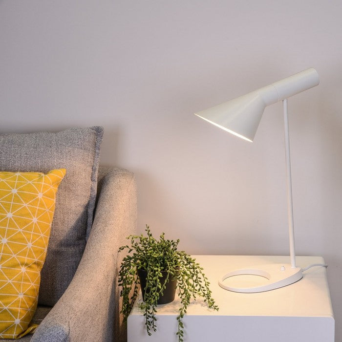 Lisslune | EchoLume - slim and customizable table lamp