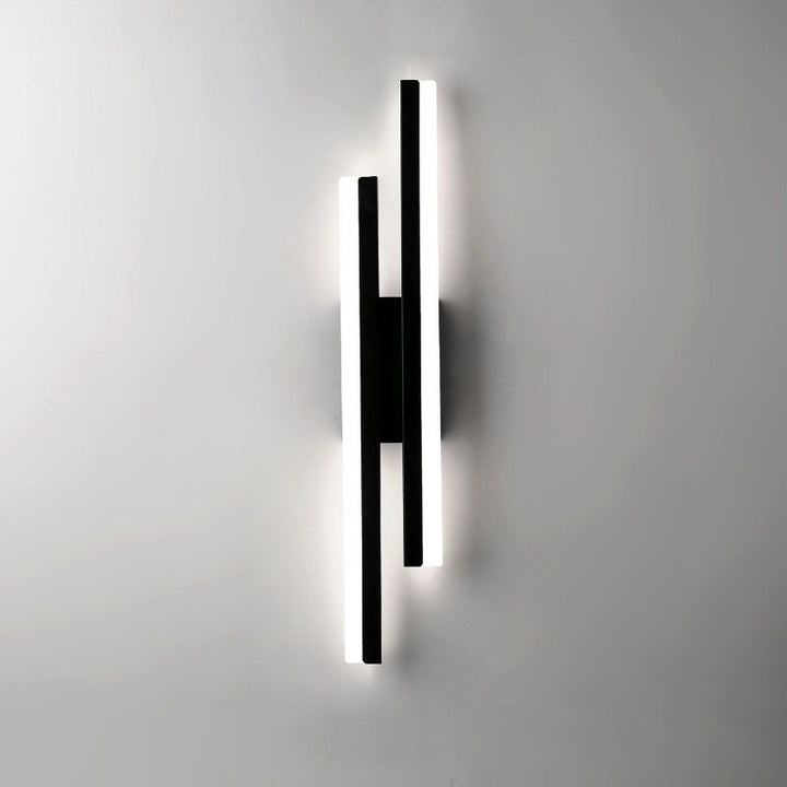 Lisslune | Alana Wall Lamp in Black and Gold Elegant and durable