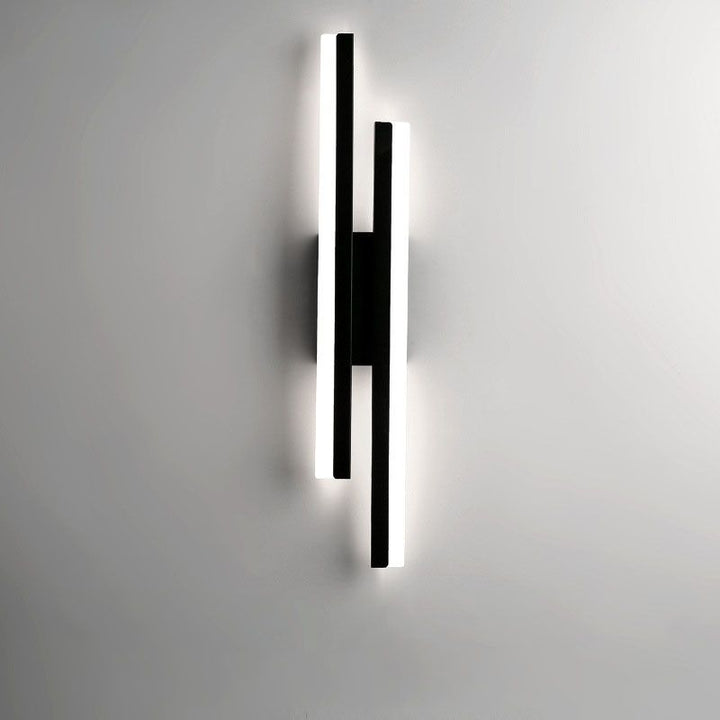 Lisslune | Alana Wall Lamp in Black and Gold Elegant and durable