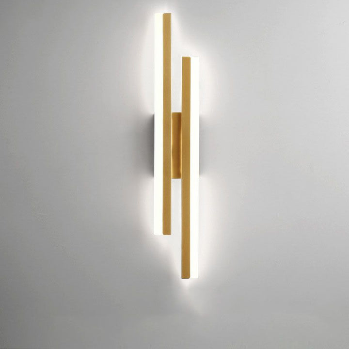 Lisslune | Alana Wall Lamp in Black and Gold Elegant and durable