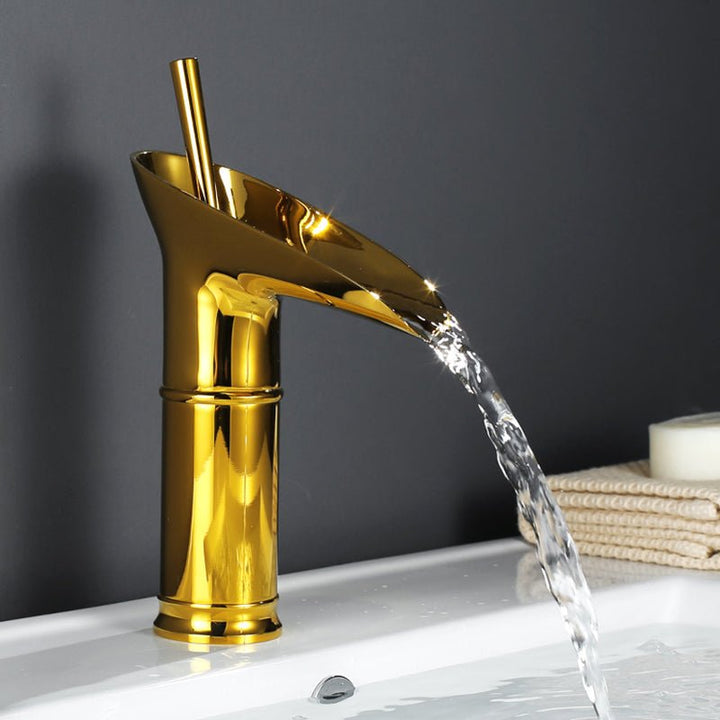 Lisslune | AquaFalls – Antique Waterfall Basin Faucet in Brass with Bronze Finish