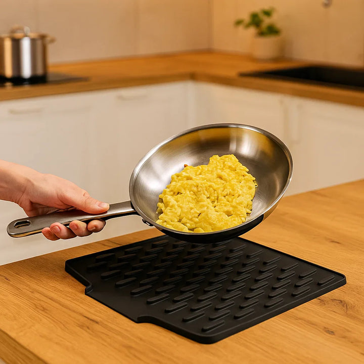 Lisslune | Angled Silicone Drip Mat - Heat Resistant and Non-Slip