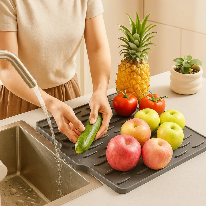 Lisslune | Angled Silicone Drip Mat - Heat Resistant and Non-Slip