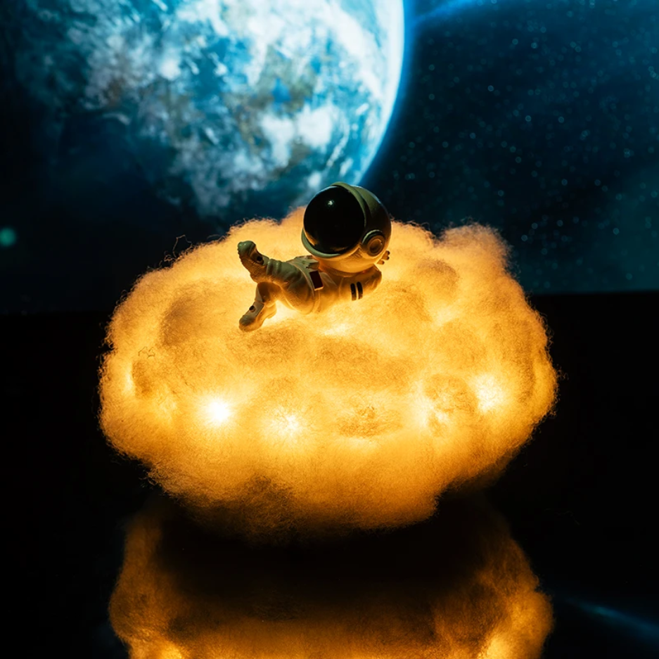 Lisslune | Astronaut Cloud Lamp - AstroCloud