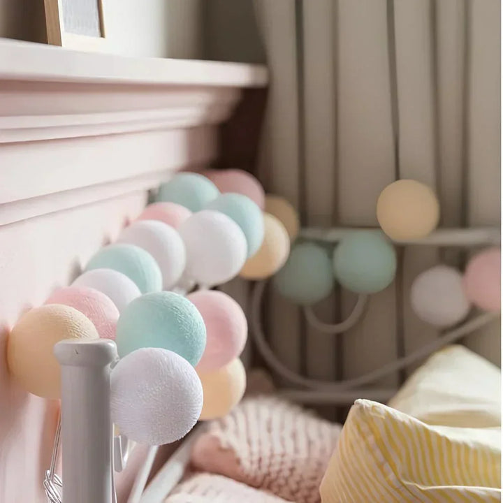 Lisslune | Atmospheric Ball String Lights - LumaBreeze